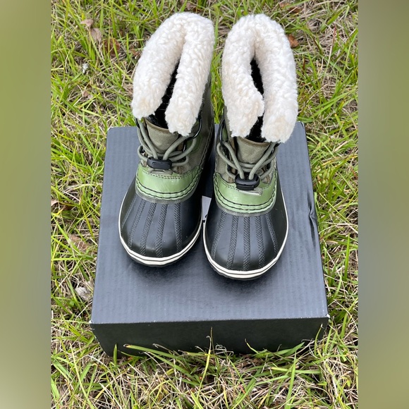 EUC Sorel Children’s Yoot PAC Nylon Waterproof Boots Size 11 in Hunter Green - Picture 3 of 16